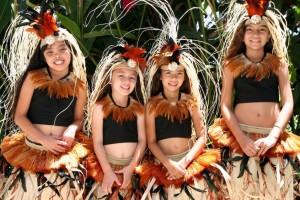 hawaiin-girls-at-the-Aquarium-of-the-Pacific-Festival-1024x682