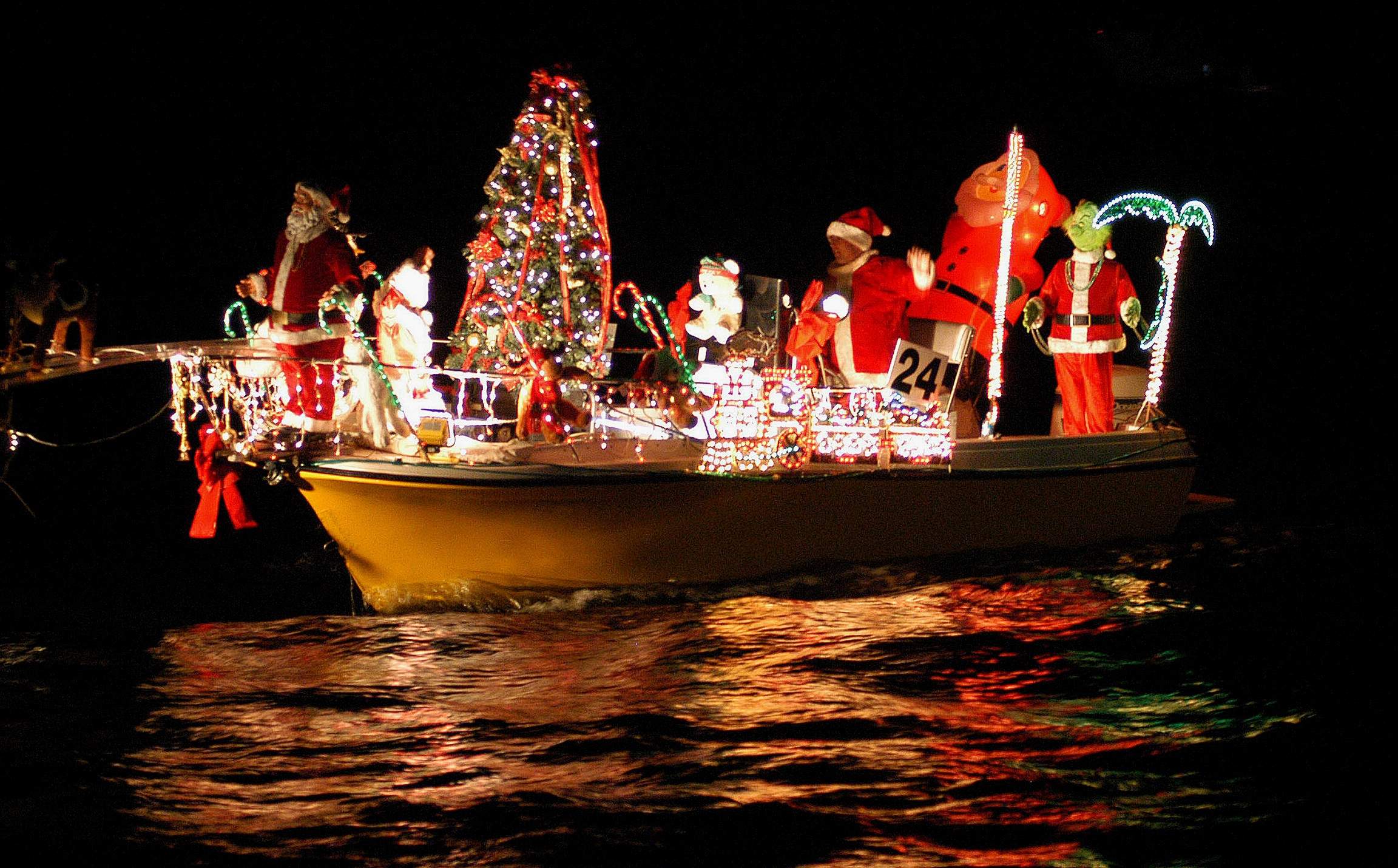 Holiday_Boat_Parade_2