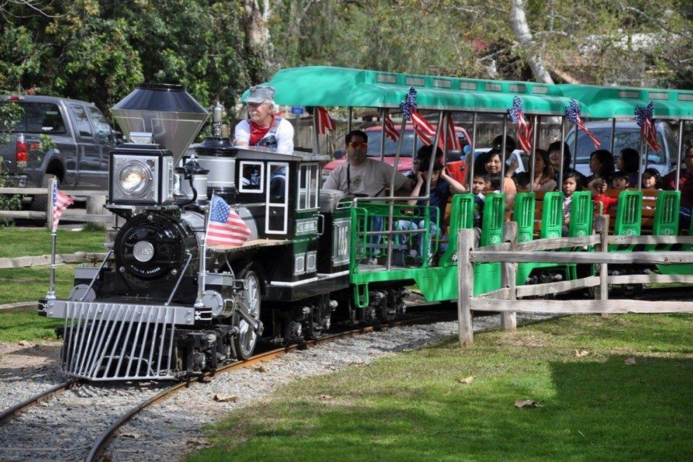 p-irvine-park-railroad-train-1200_54_990x660_201404181524