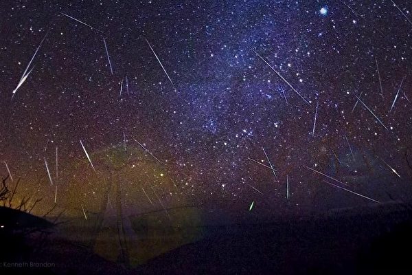 Geminids-meteor-shower-02-600x400