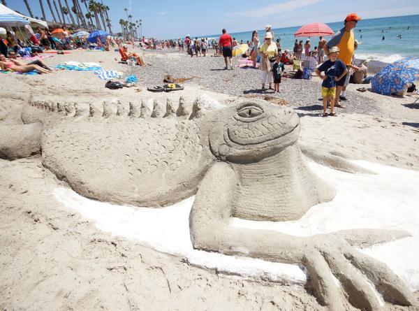 A team from Arizona created one of the most popular sand critters at Sunday's San Clemente Ocean Festival.

///ADDITIONAL INFORMATION: oceanfest.0725 - 7/20/2014 - FRED SWEGLES, ORANGE COUNTY REGISTER - 

San Clemente's 38th annual Ocean Festival is July 19-20 at the pier.